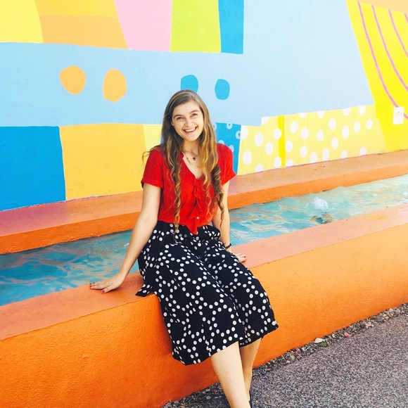 Meet your Posher, Kami - Picture 2 of 8